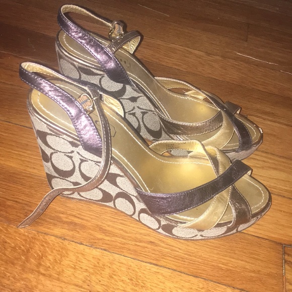 Coach excellent condition wedges - Picture 3 of 3